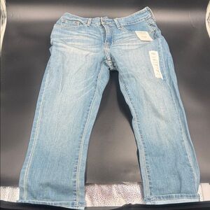 Levi Classic Blue Women's capri Jeans NWT